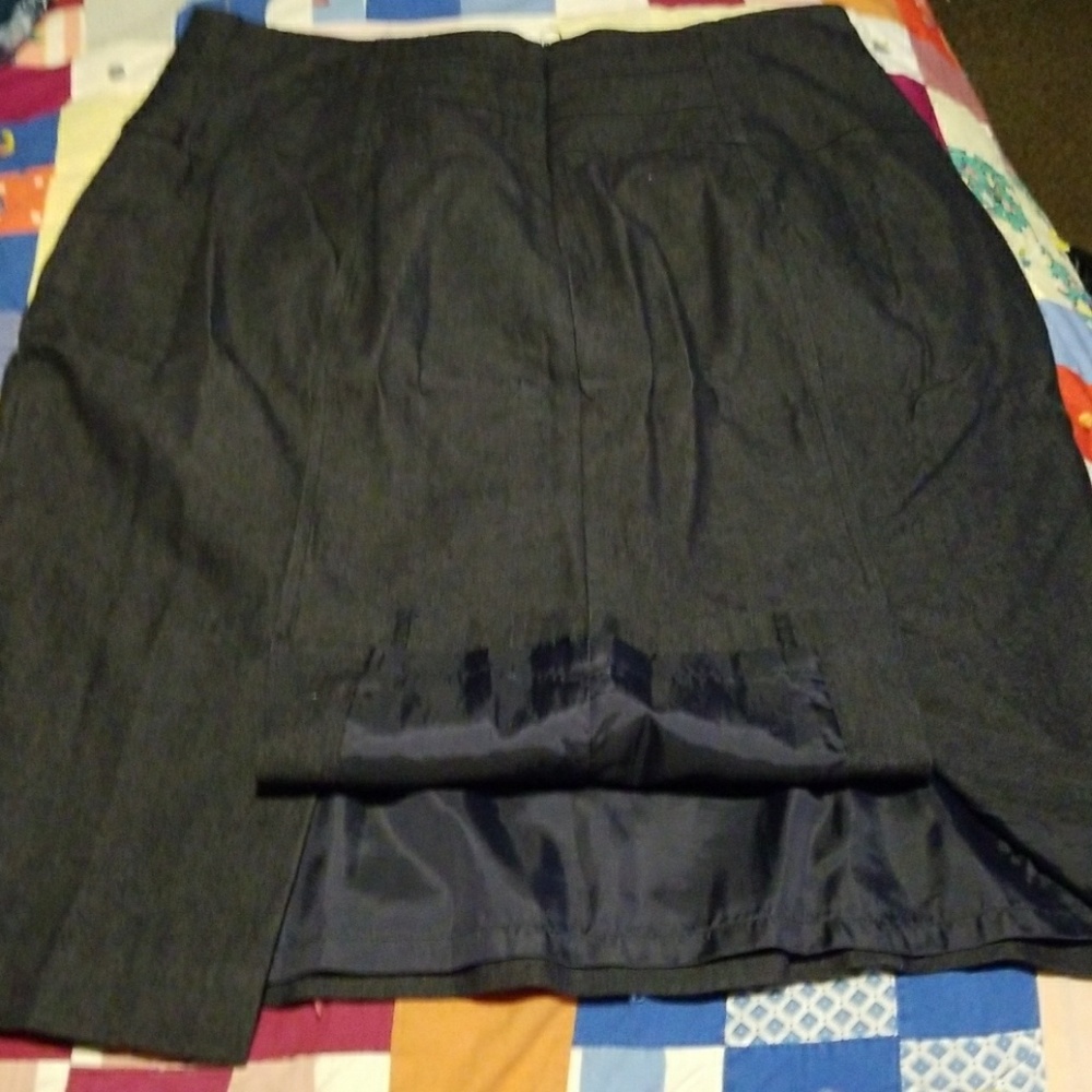 Women's skirt - Picture 2 of 2